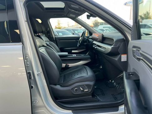 Used 2024 Kia EV9 Wind image 47