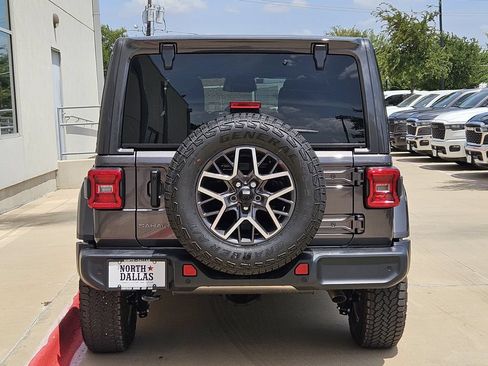 New 2026 Jeep Wrangler Unlimited Sahara AWD/4WD image 4