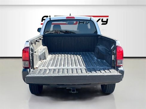 Used 2022 Toyota Tacoma SR image 23
