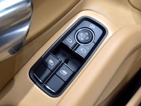 Used 2013 Porsche Boxster S image 17