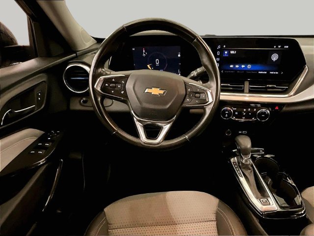 Used 2024 Chevrolet Trax LT w/ Driver Confidence Package FWD image 5