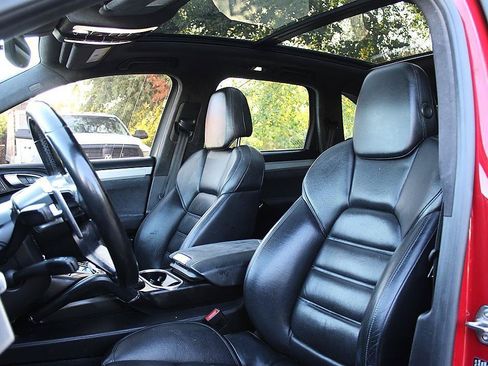 Used 2016 Porsche Cayenne GTS AWD/4WD image 13