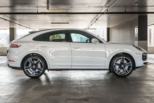 Used 2023 Porsche Cayenne Turbo AWD/4WD image 9