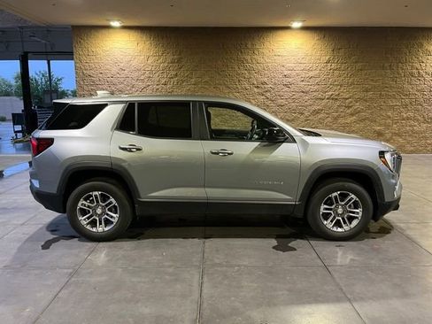 Used 2025 GMC Terrain Elevation image 3