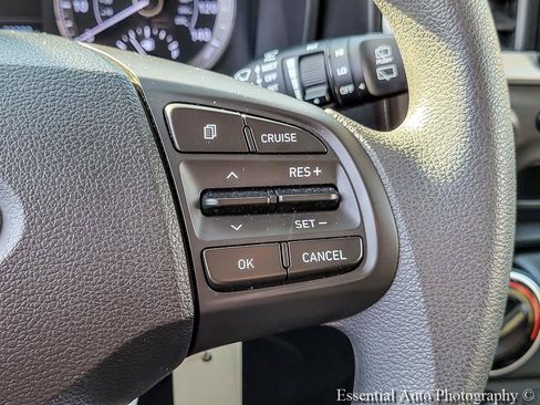 Used 2021 Hyundai Venue SE FWD image 16