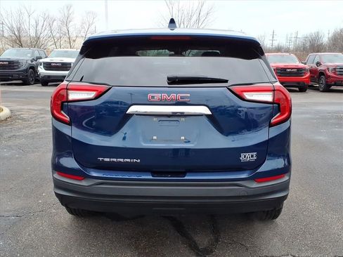 Certified 2022 GMC Terrain SLE image 27