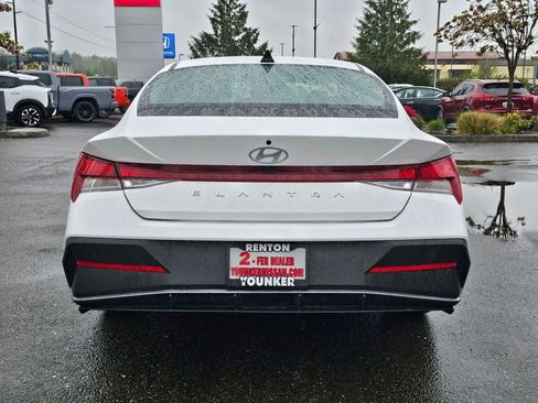 Used 2024 Hyundai Elantra SEL FWD image 6