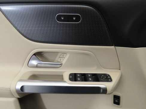 Certified 2022 Mercedes-Benz GLB 250 image 21