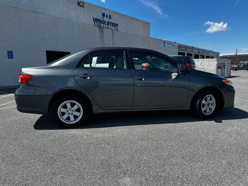 Used 2011 Toyota Corolla LE image 10