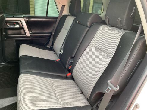 Used 2017 Toyota 4Runner SR5 AWD/4WD image 7