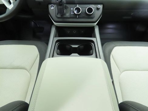 Used 2023 Land Rover Defender 110 X-Dynamic SE image 16