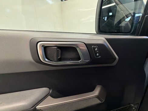Used 2023 Ford Bronco Black Diamond AWD/4WD image 15
