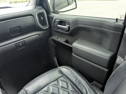 Used 2020 Chevrolet Silverado 1500 RST image 20