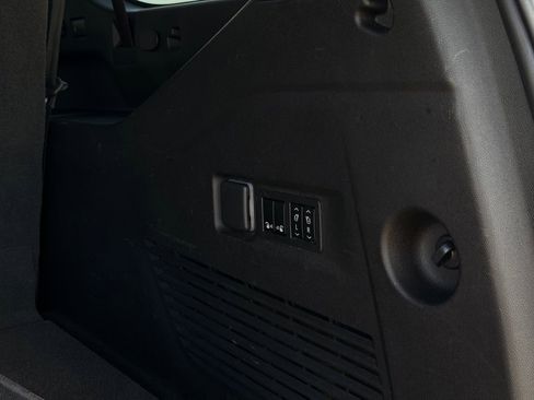 Used 2021 GMC Yukon XL Denali w/ Advanced Technology Package image 49