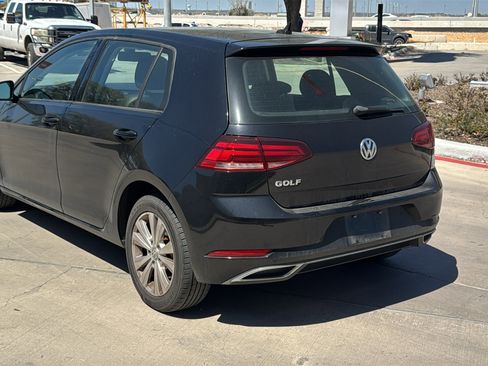 Used 2021 Volkswagen Golf 4-Door image 5