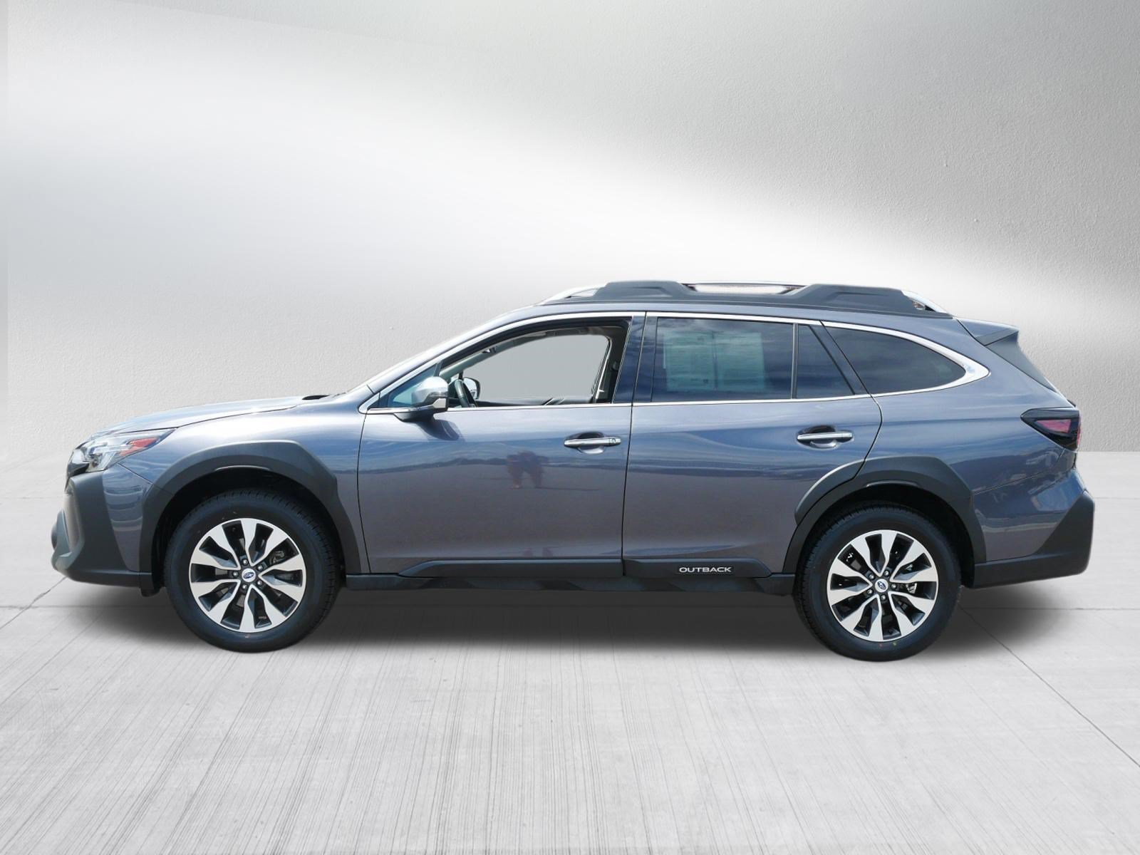 Used 2025 Subaru Outback Touring w/ Tech Package 3 AWD/4WD image 4