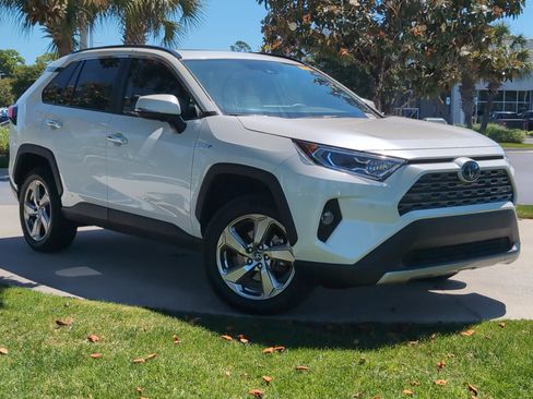 Certified 2020 Toyota RAV4 Limited AWD/4WD image 2