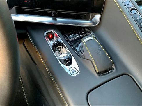 Used 2021 Chevrolet Corvette Stingray Premium Conv w/ Z51 Performance Package image 14