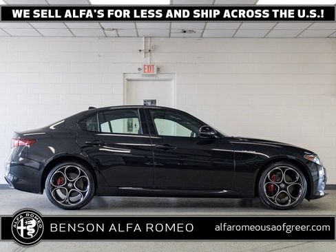 Used 2022 Alfa Romeo Giulia Veloce image 1