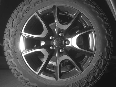 Used 2025 Jeep Compass Trailhawk AWD/4WD image 15