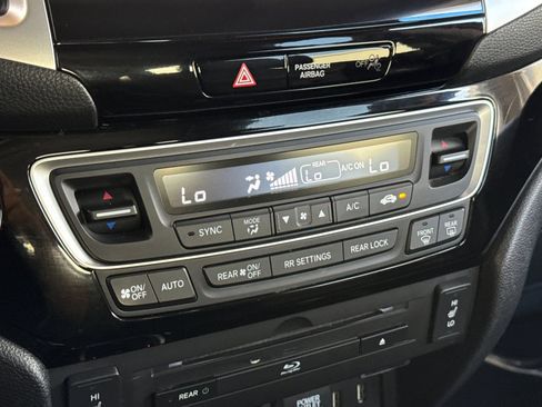 Used 2016 Honda Pilot Touring image 19