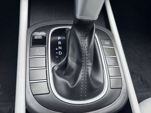 Certified 2024 Hyundai Kona SEL AWD/4WD image 28