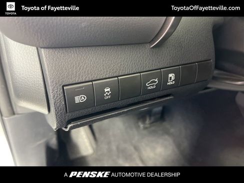 Used 2024 Toyota Camry SE image 25