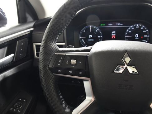 Used 2023 Mitsubishi Outlander SEL image 29