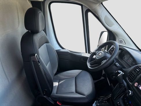 Used 2025 RAM ProMaster 2500 w/ Convenience Group FWD image 22