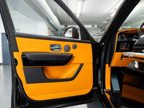 Certified 2024 Rolls-Royce Cullinan AWD/4WD image 31
