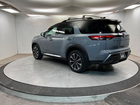 New 2026 Nissan Pathfinder Platinum image 3