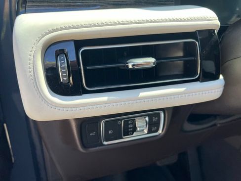 Used 2022 Lincoln Aviator Black Label w/ Dynamic Handling Package AWD/4WD image 35