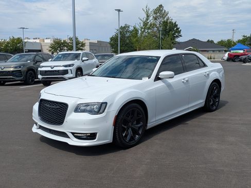 Used 2023 Chrysler 300 Touring L w/ Safetytec Plus Group RWD image 11