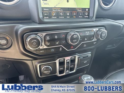 Used 2022 Jeep Wrangler Unlimited Sahara w/ Cold Weather Group AWD/4WD image 18