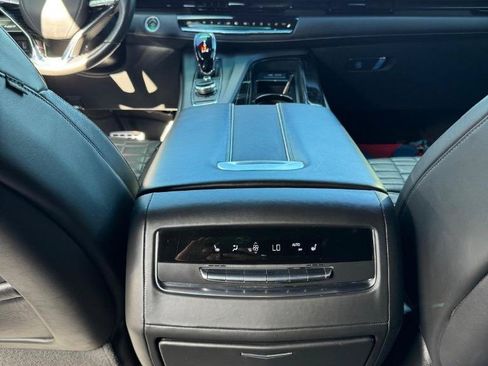 Used 2023 Cadillac Escalade ESV V AWD/4WD image 27