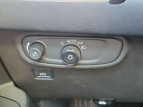 Used 2022 GMC Terrain SLE FWD image 23