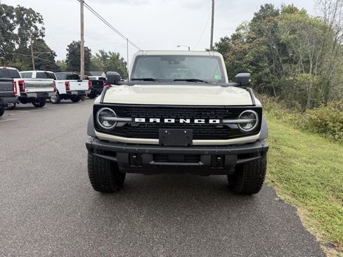 New 2025 Ford Bronco Badlands image 13