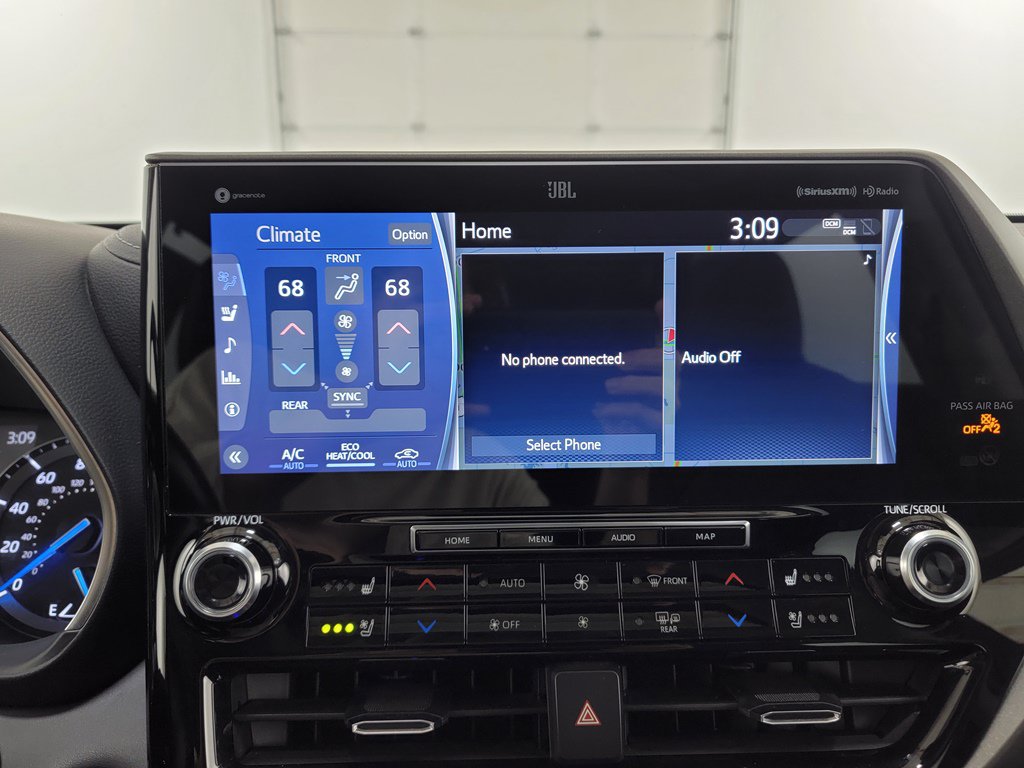 Used 2021 Toyota Highlander Limited AWD/4WD image 23