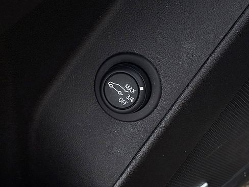 Used 2024 Chevrolet Equinox RS w/ RS Leather Package image 25