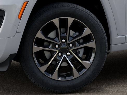 New 2025 Jeep Grand Cherokee Overland w/ Adv Protech Group III AWD/4WD image 9