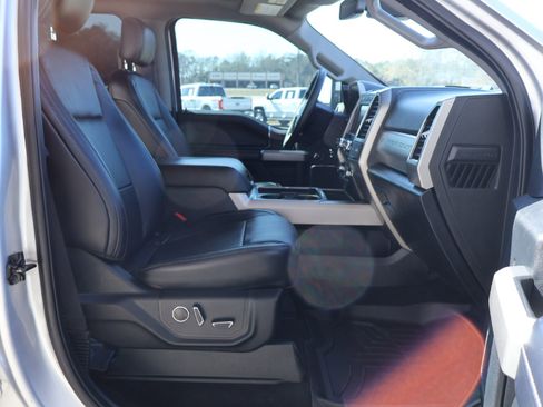 Used 2019 Ford F250 Lariat w/ Lariat Ultimate Package image 13