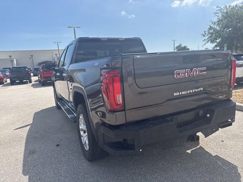 Used 2019 GMC Sierra 1500 SLT w/ SLT Premium Plus Package AWD/4WD image 6
