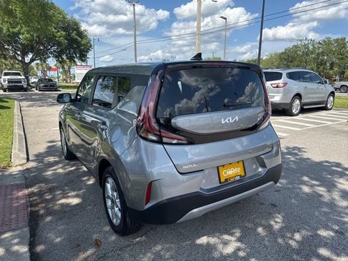 Used 2025 Kia Soul LX w/ LX Technology Package FWD image 5
