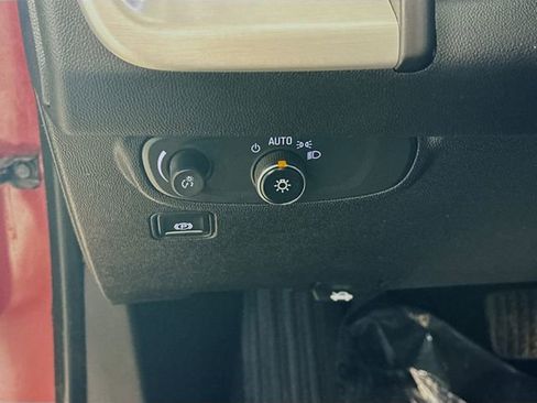 Used 2018 GMC Terrain SLE w/ Driver Convenience Package image 10