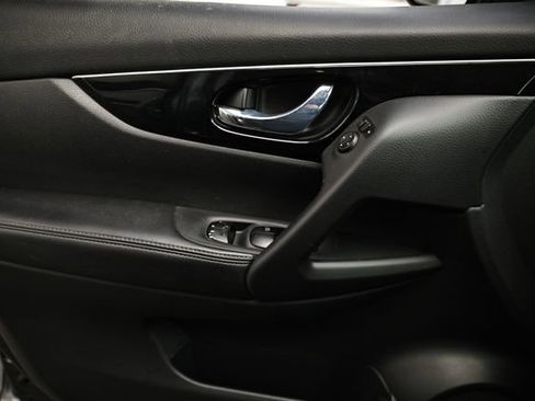 Used 2018 Nissan Rogue Sport SL w/ SL Premium Package image 14