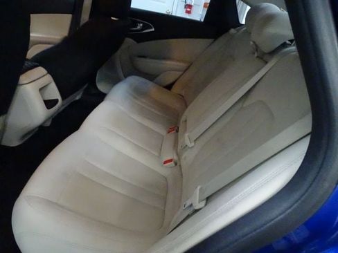 Used 2015 Chrysler 200 Limited FWD image 3