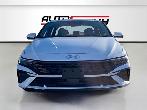 Used 2024 Hyundai Elantra Limited image 2