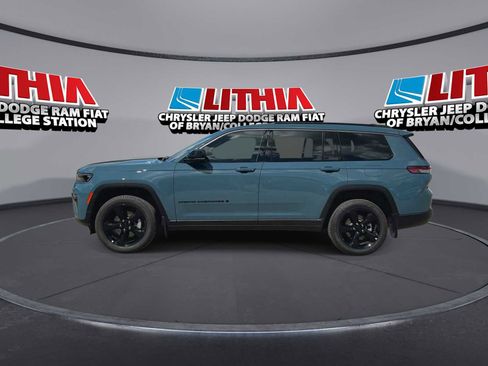 New 2026 Jeep Grand Cherokee L Limited w/ Limited Altitude Package AWD/4WD image 5