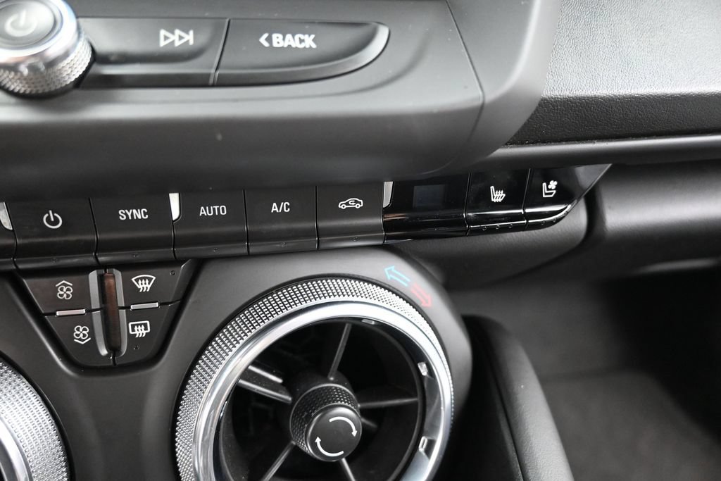 Used 2020 Chevrolet Camaro SS RWD image 18