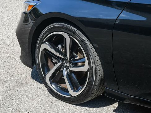 Used 2019 Honda Accord Sport image 10